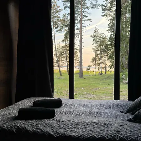 Maennikumereaeaere With Sea View And Private Appartamento Kõrgessaare