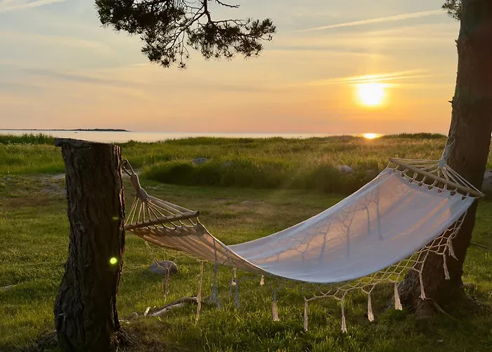 Maennikumereaeaere With Sea View And Private * Korgessaare