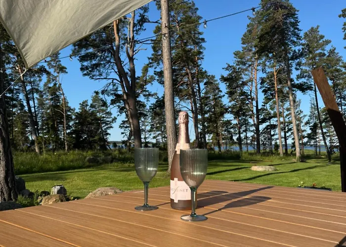 Maennikumereaeaere With Sea View And Private Apartman *