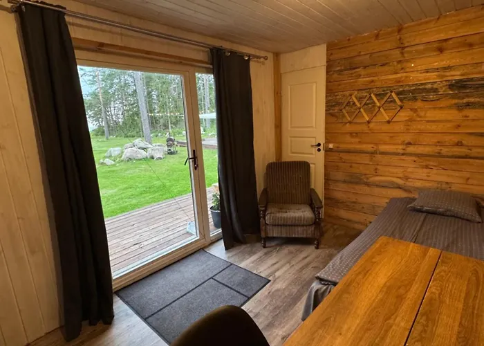 Maennikumereaeaere With Sea View And Private *